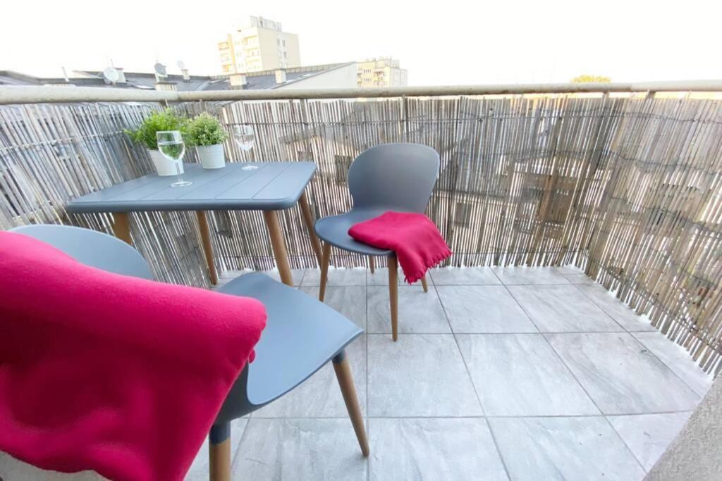 Style Apartment Next To Kazimierz And Old Town + Netflix Krakow Dış mekan fotoğraf