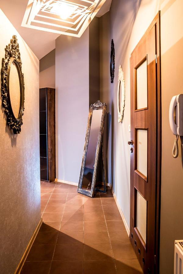 Style Apartment Next To Kazimierz And Old Town + Netflix Krakow Dış mekan fotoğraf